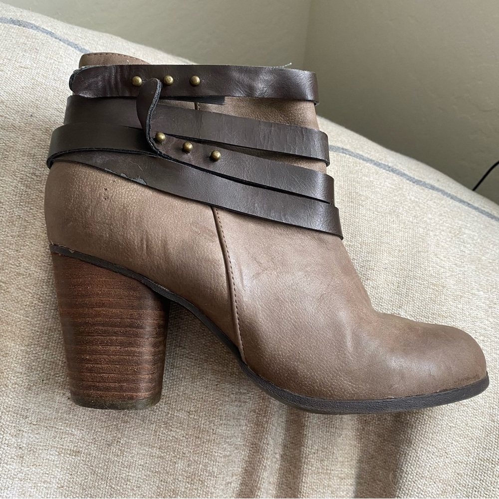 MADDEN GIRL Strappy Brown Heeled Booties - Picture 8 of 12